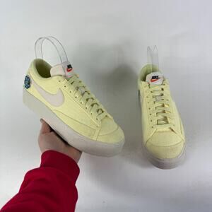Nike Blazer Low Platform SE Sneakers Women's 7 Yellow Low Top Shoes DJ6376-800